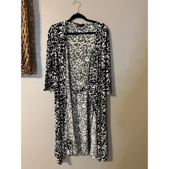 BCBGMaxAzria Dress M Medium Wrap Stretch Career Church Black Ivory Washable - Picture 9 of 13